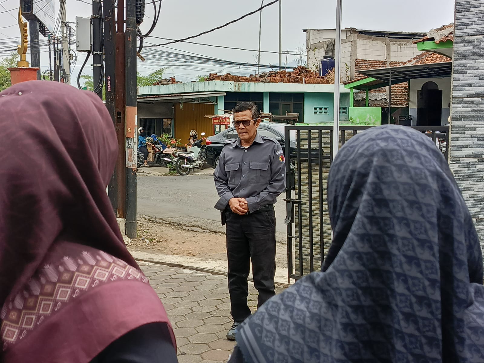 TAUFIK HIDAYAT
