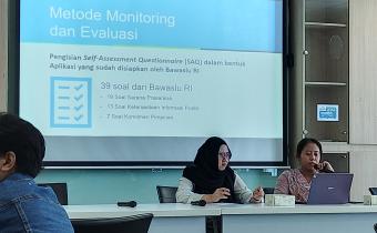 Pemaparan dari staf Pusdatin Bawaslu Republik Indonesia Nuke Kus Yuniati terkait dengan tatacara pengisian SAQ bagi Bawaslu Kabupaten/Kota se-Jawa Barat. Selasa (04/05/2024)