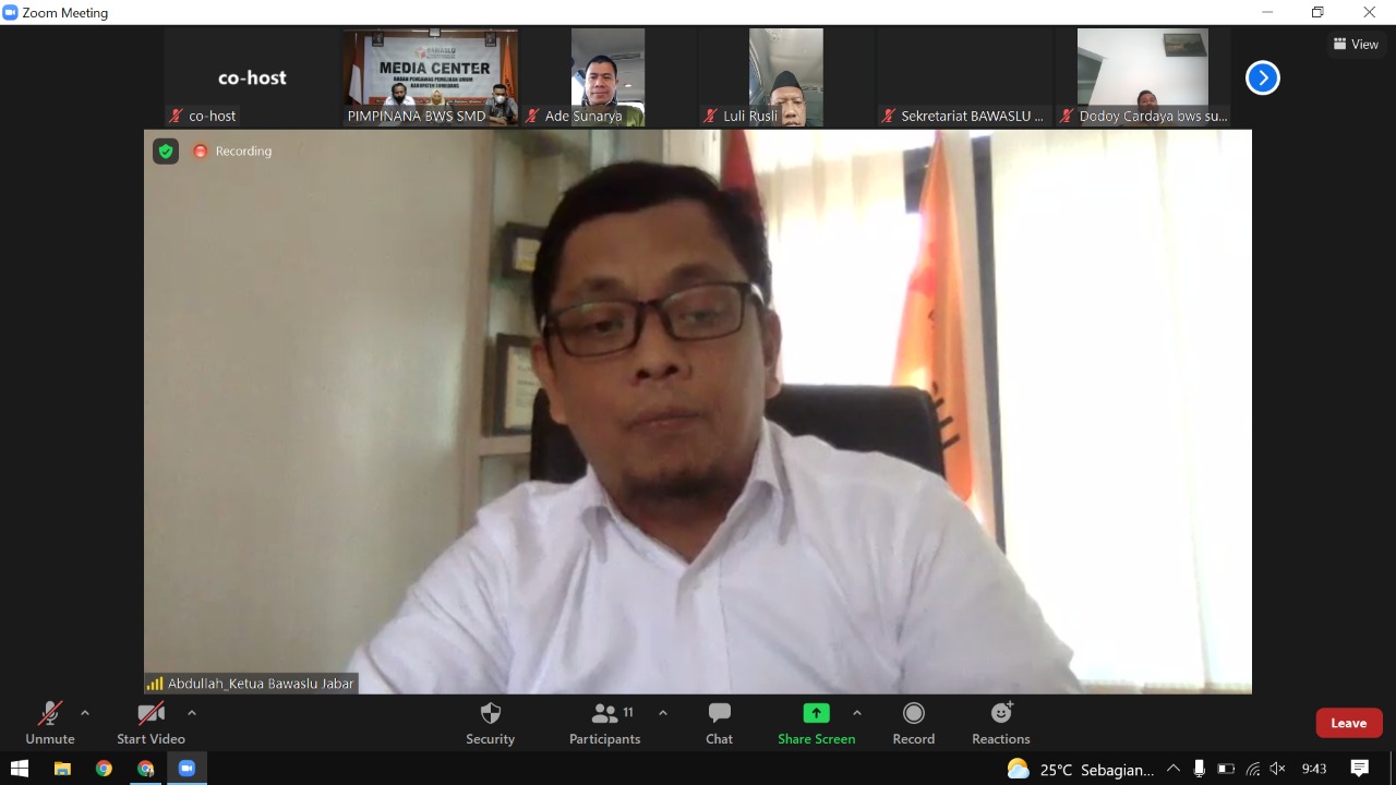 Ketua Bawaslu Provinsi Jawa Barat Memberikan Materi Tentang Pentingnya Kesiapan SDM dan Organisasi Bagi Lembaga Bawaslu, Kamis (07/10/2021)